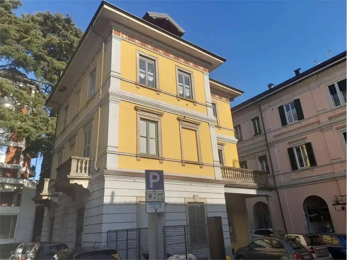 Appartamento in vendita a Varese