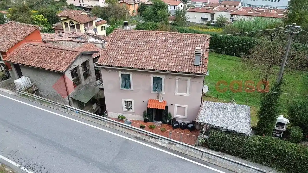 Casa indipendente in vendita a Gallicano