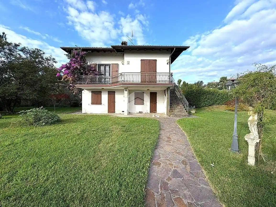 Villa in vendita a Padenghe sul Garda