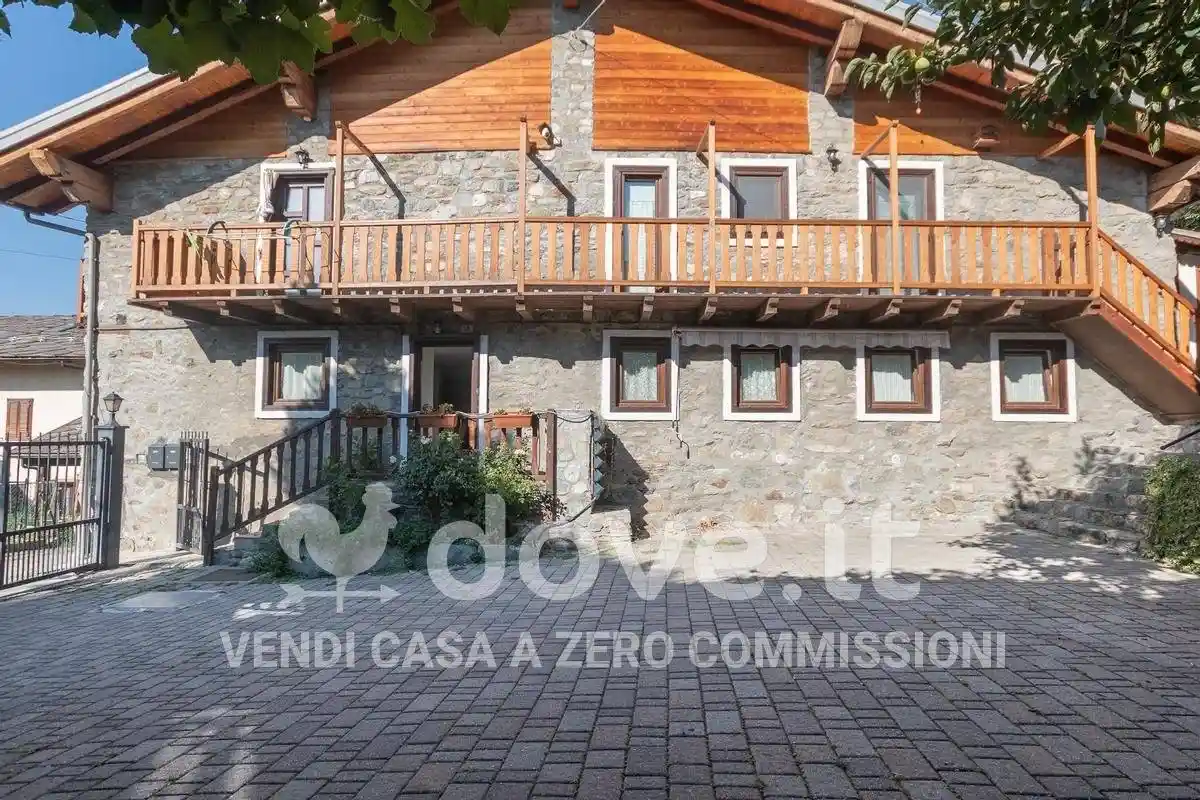 Casa indipendente in vendita a Quart