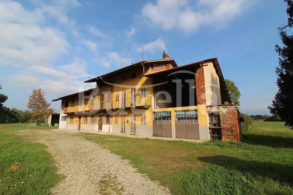 Rustico - Casale in vendita a Cerrione