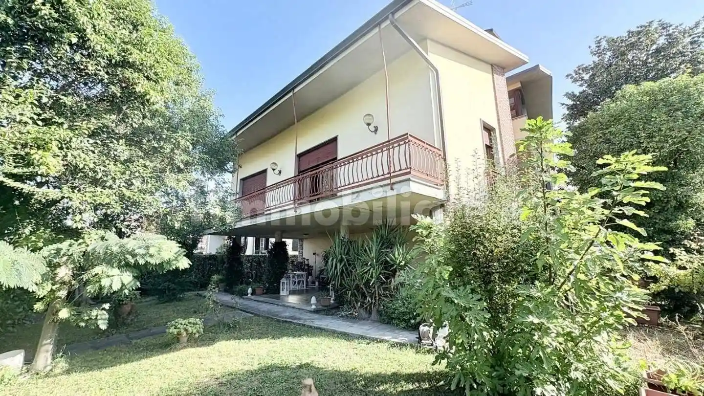 Villa in vendita a Lucca