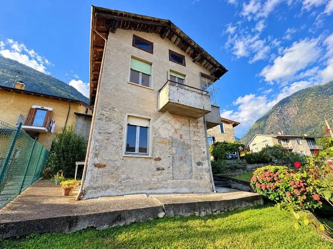Casa indipendente in vendita a Sondrio