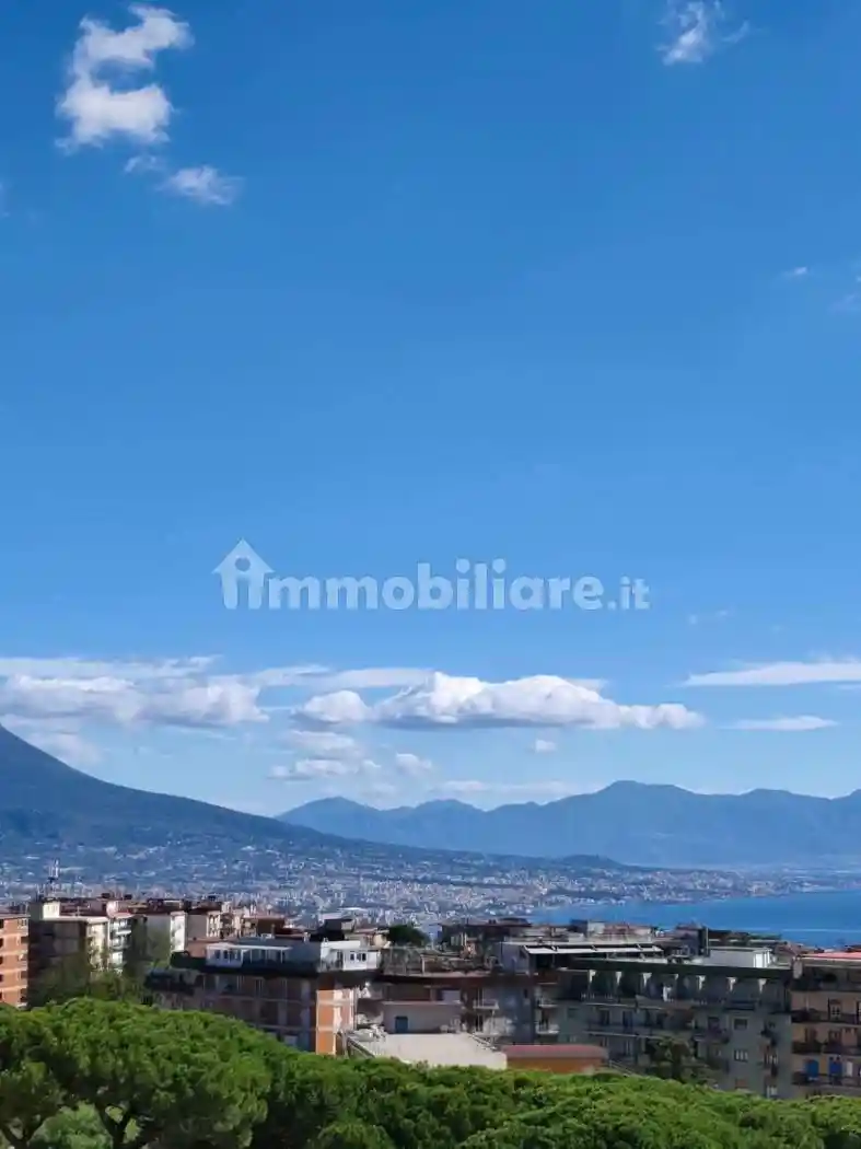 Appartamento in affitto a Napoli