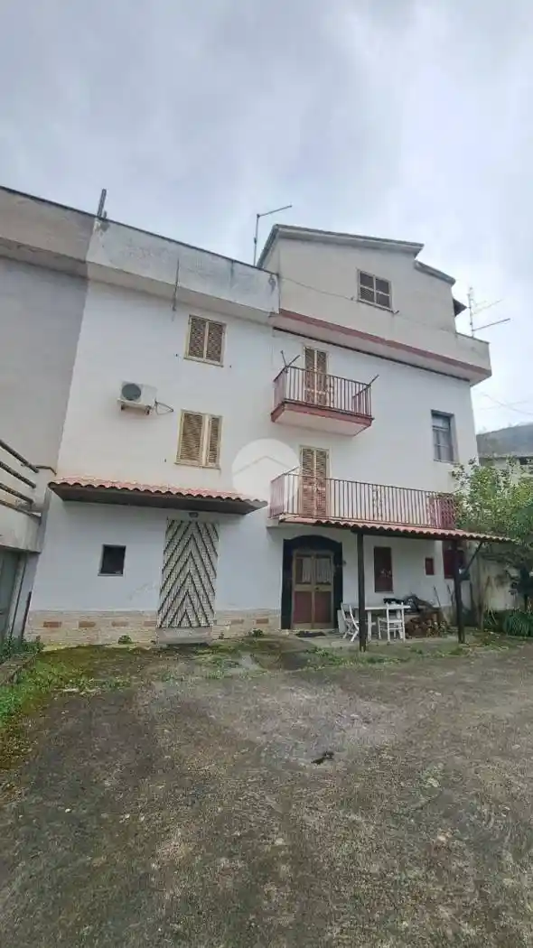 Casa indipendente in vendita a Pico