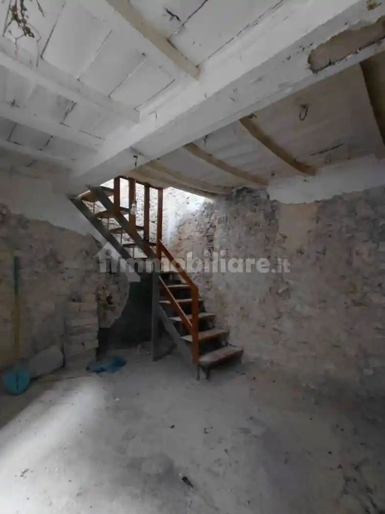 Appartamento in vendita a Scandriglia