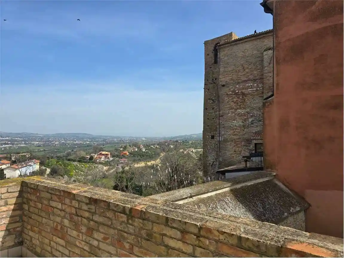 Palazzo - Edificio in vendita a Sant'Omero