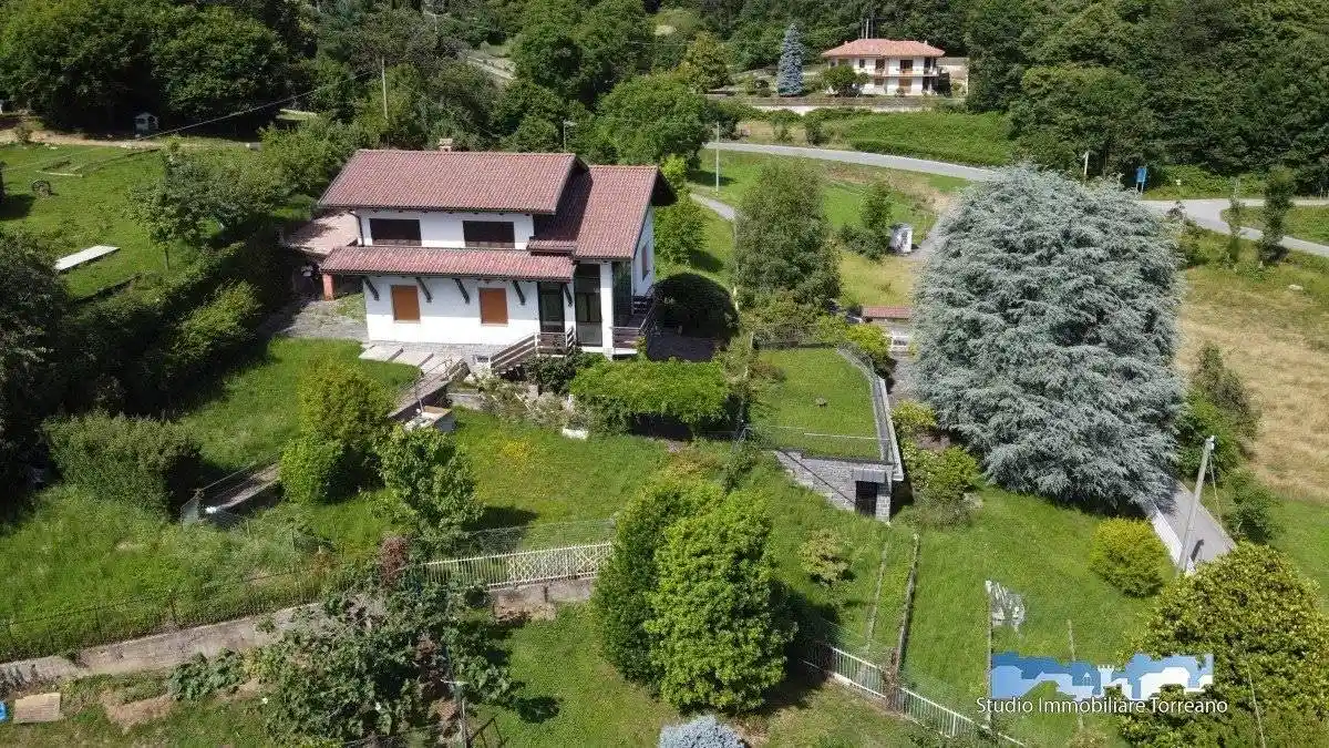 Villa in vendita a Val di Chy