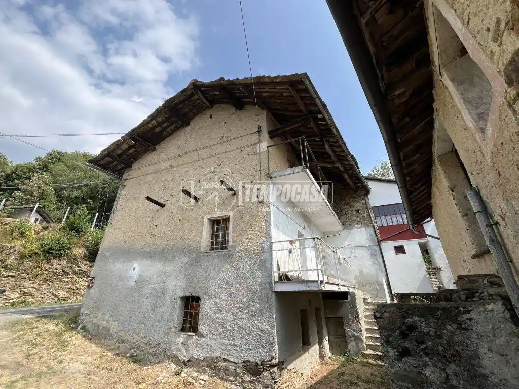 Casa indipendente in vendita a Castelnuovo Nigra