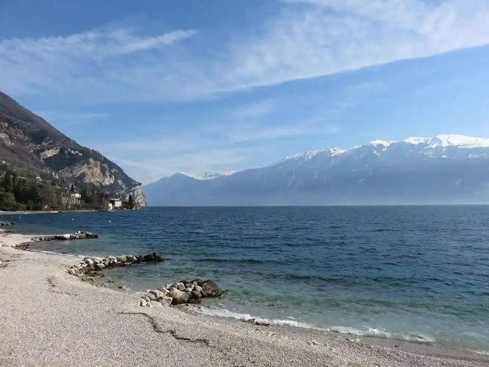 Palazzo - Edificio in vendita a Gardone Riviera