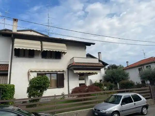 Villa in vendita a Solbiate Olona