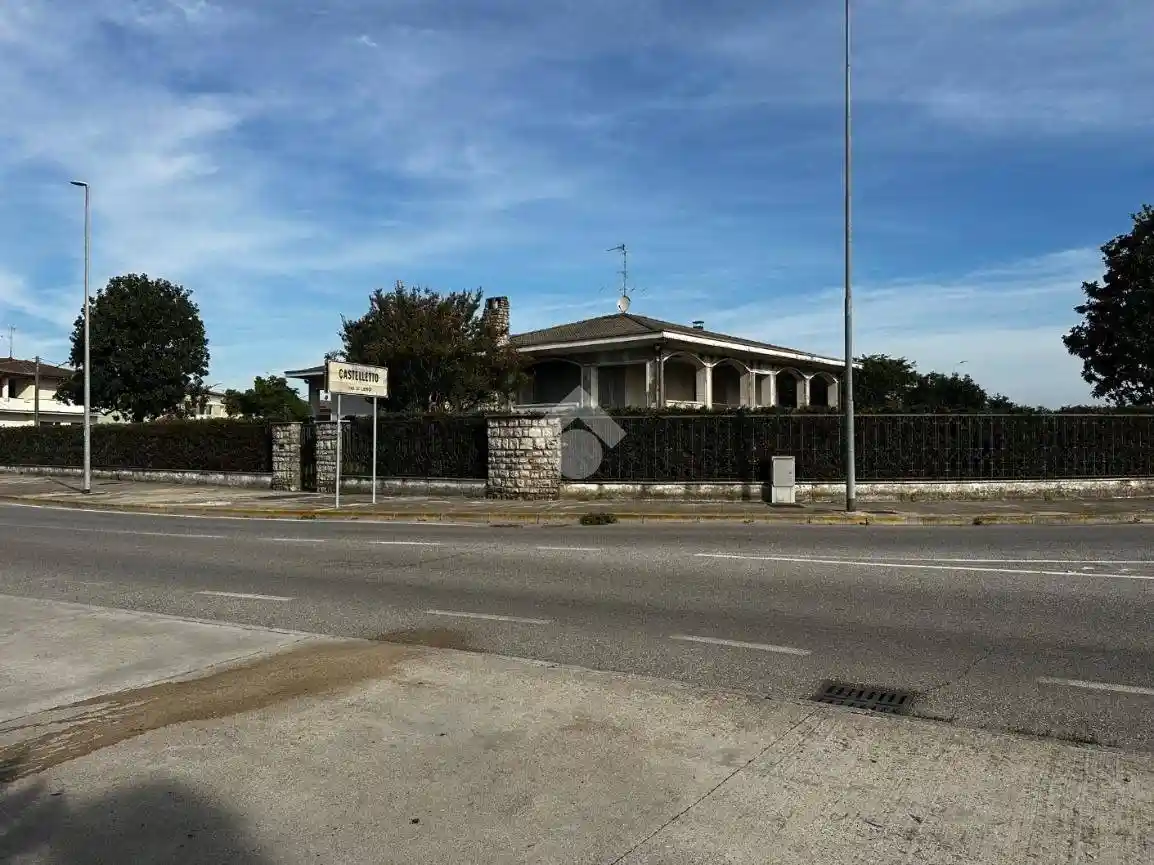 Villa in vendita a Leno