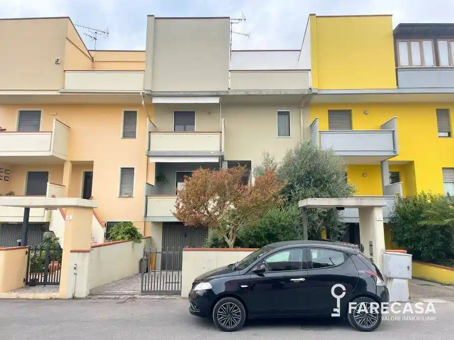 Villetta a schiera in vendita a Morro d'Oro
