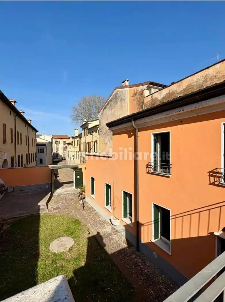 Villa in affitto a Mantova