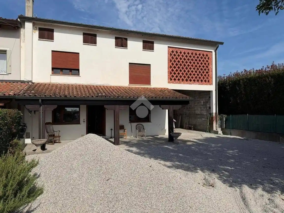 Casa indipendente in vendita a Carmignano di Brenta