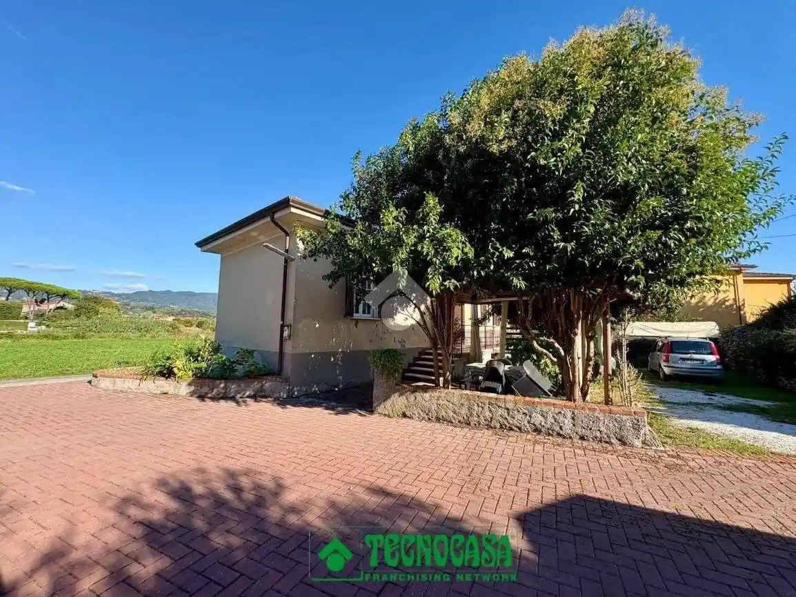 Casa indipendente in vendita a Sarzana