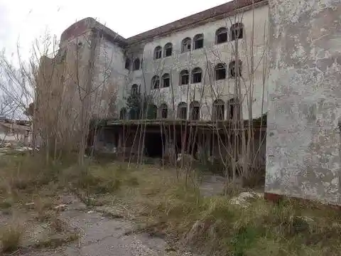 Palazzo - Edificio in vendita a Mondragone