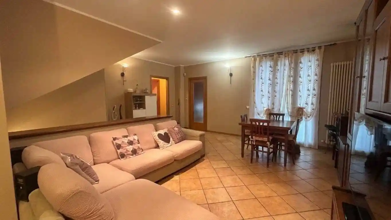 Villa in vendita a Traversetolo