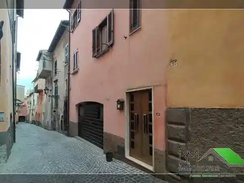 Appartamento in vendita a Canino