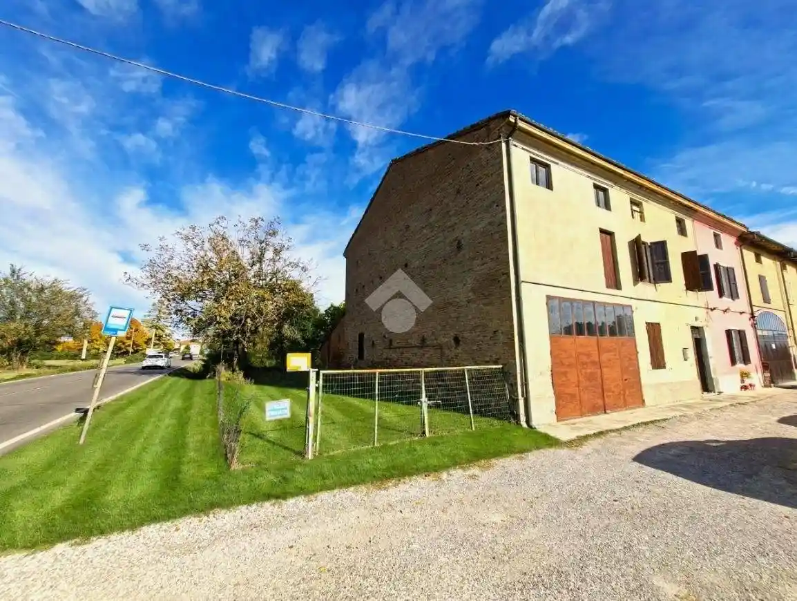 Rustico - Casale in vendita a Colorno