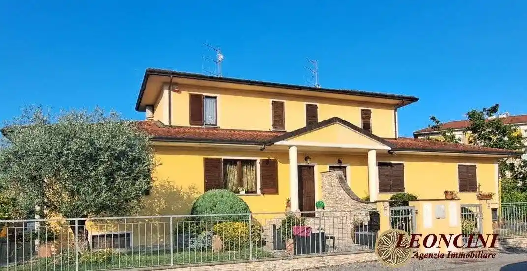 Casa indipendente in vendita a Villafranca in Lunigiana