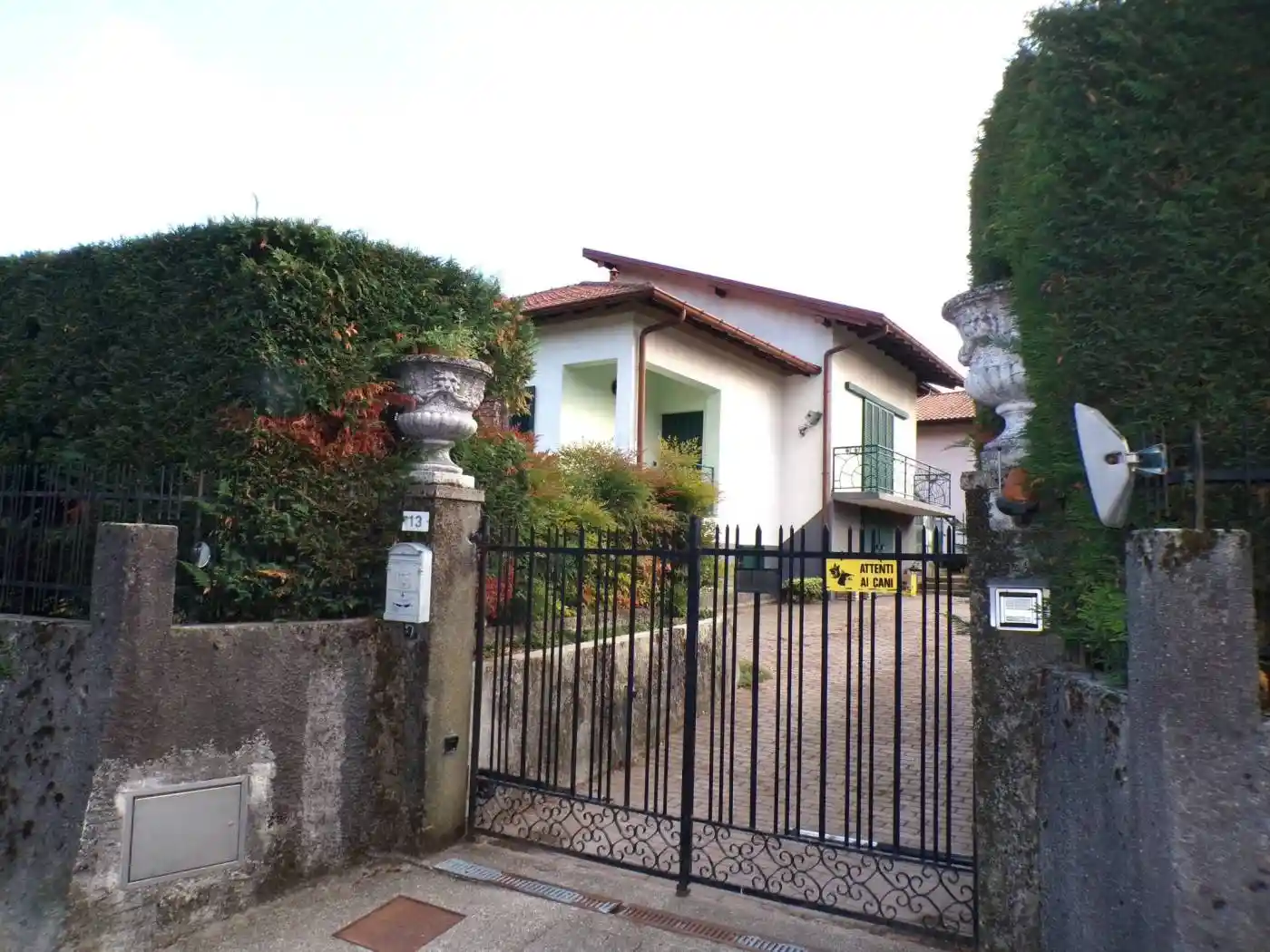 Villa in vendita a Laveno-Mombello