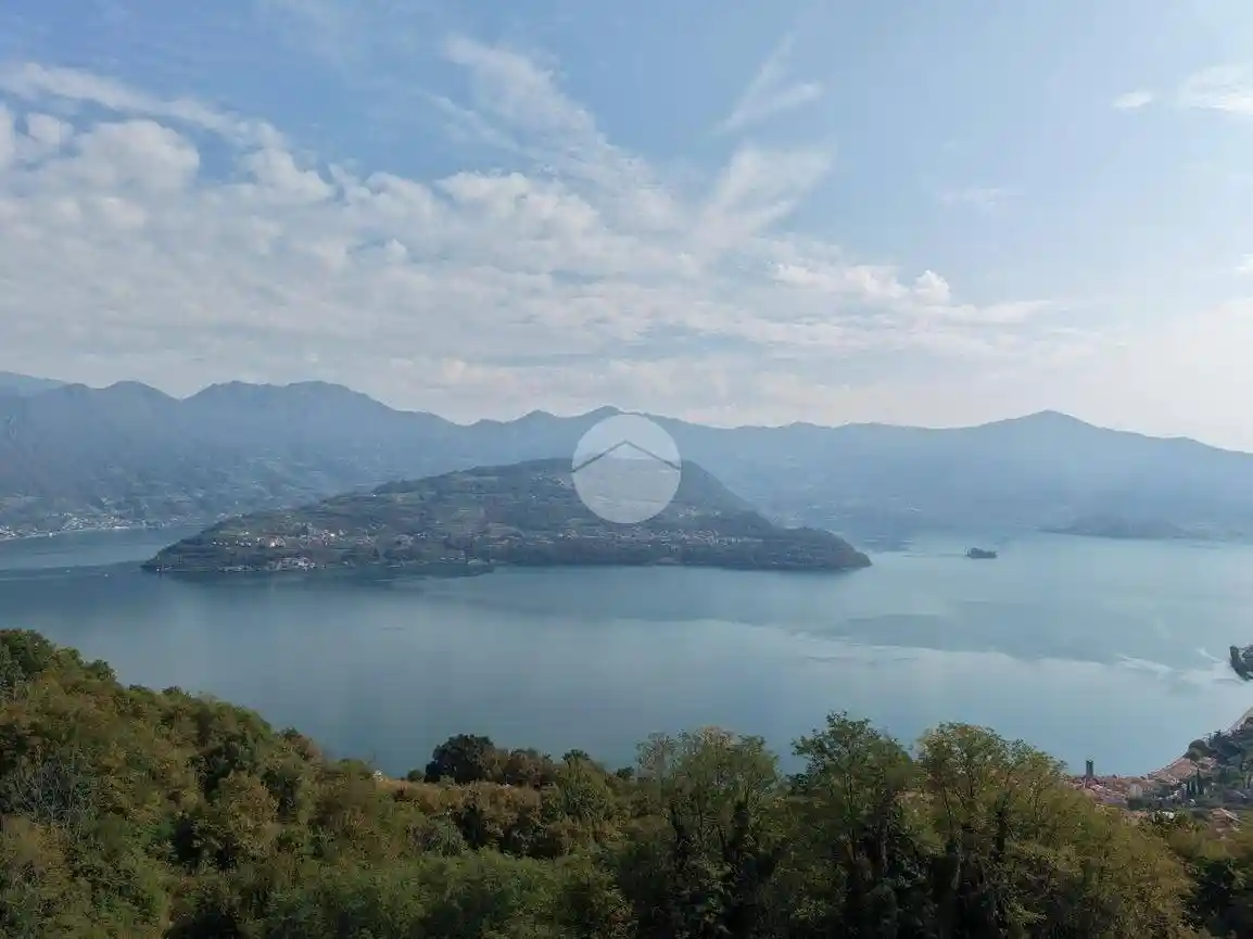 Rustico - Casale in vendita a Tavernola Bergamasca