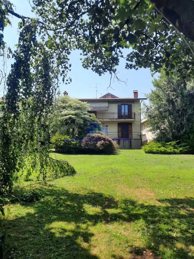 Villa in vendita a Ronco Briantino
