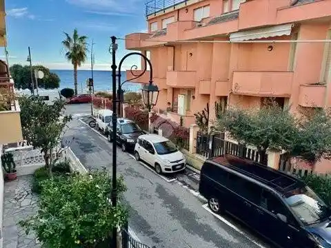 Appartamento in vendita a Laigueglia