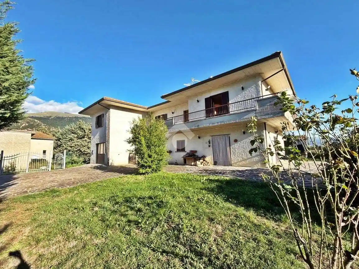 Casa indipendente in vendita a Costacciaro