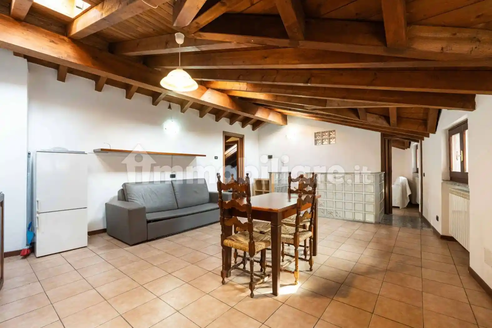 Appartamento in vendita a Rezzago
