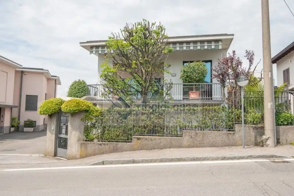 Villa in vendita a Giussano