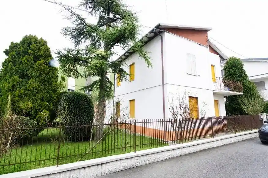 Villa in vendita a Modena