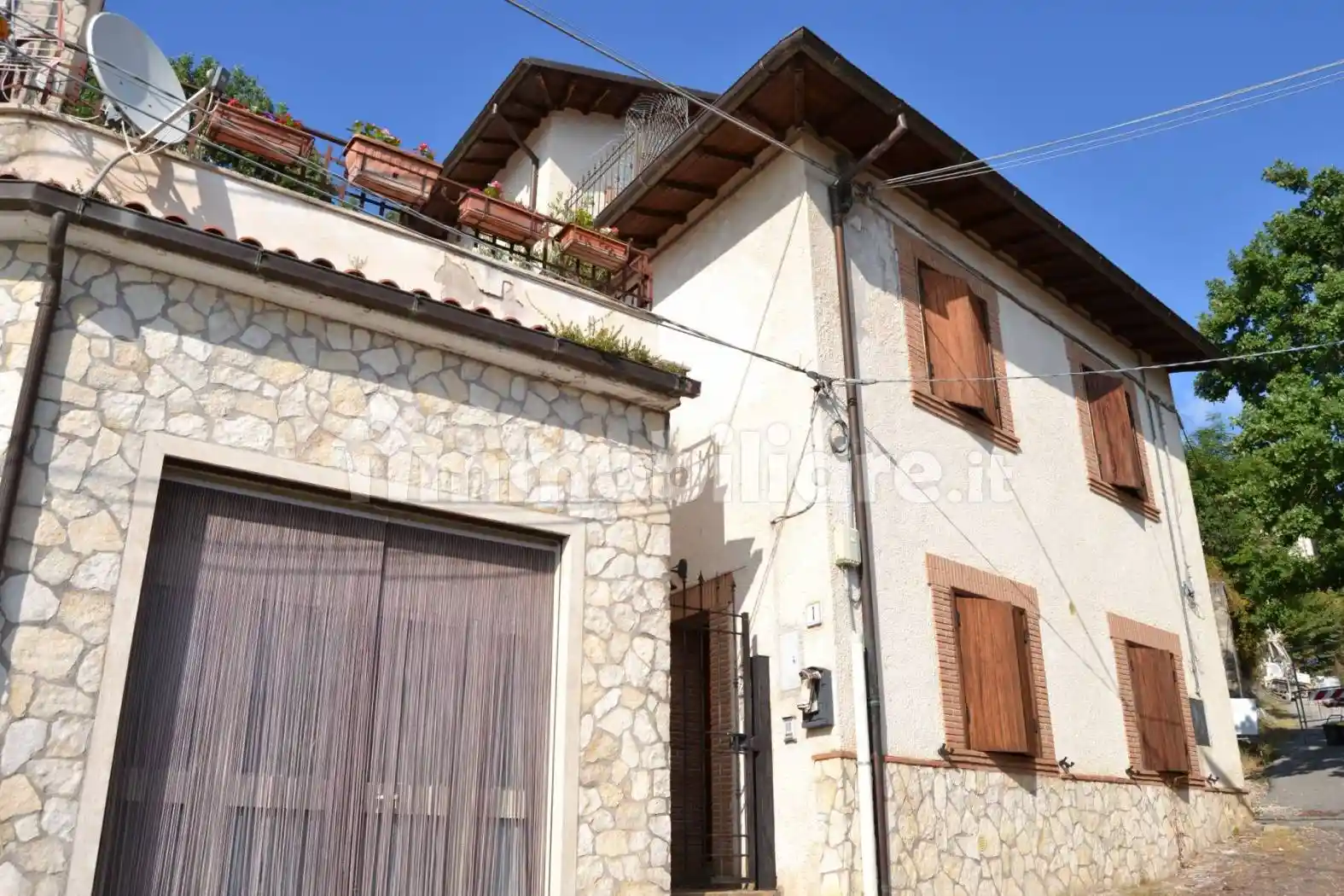 Villa in vendita a Pereto