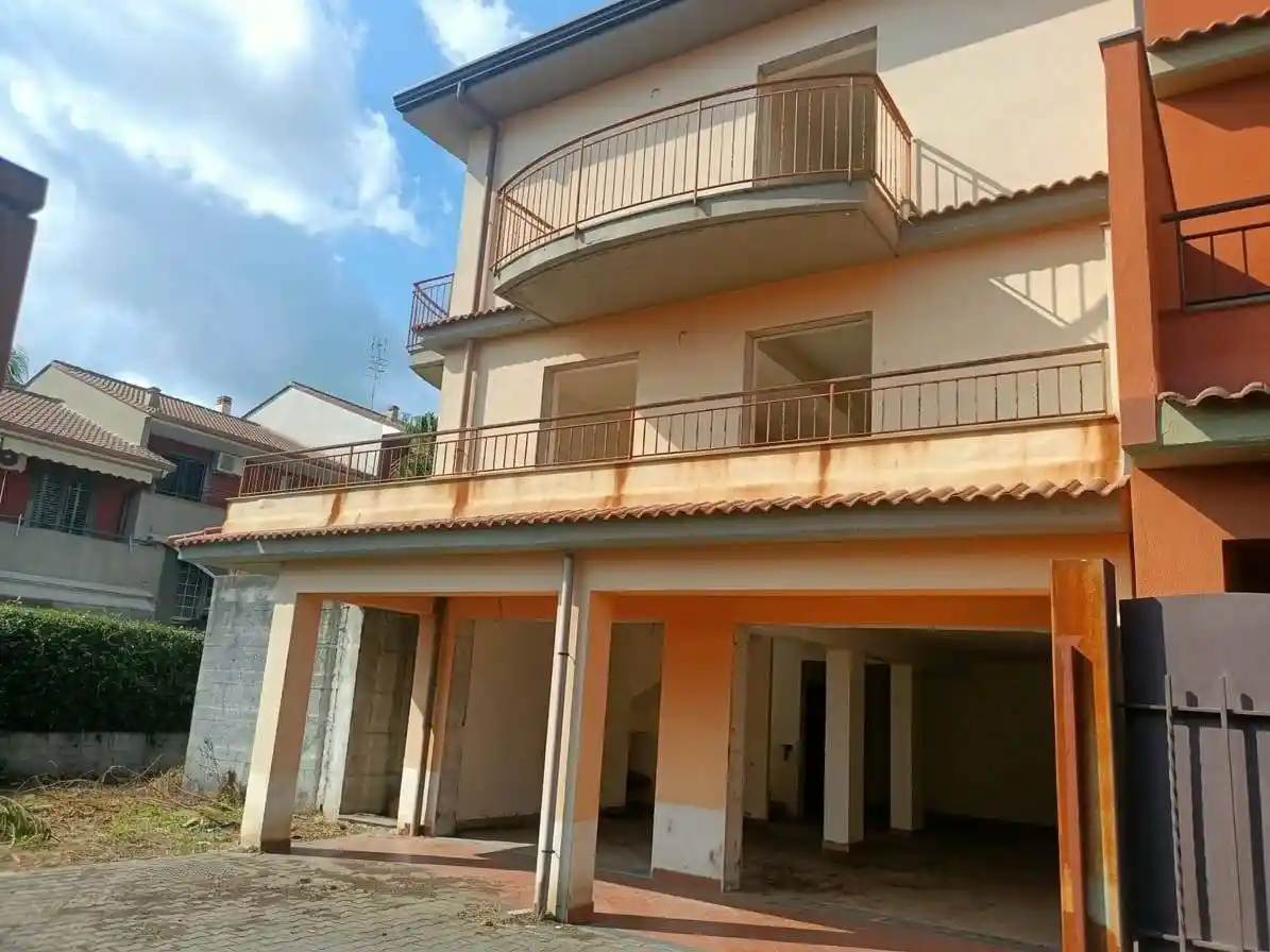 Villa in vendita a Aci Catena