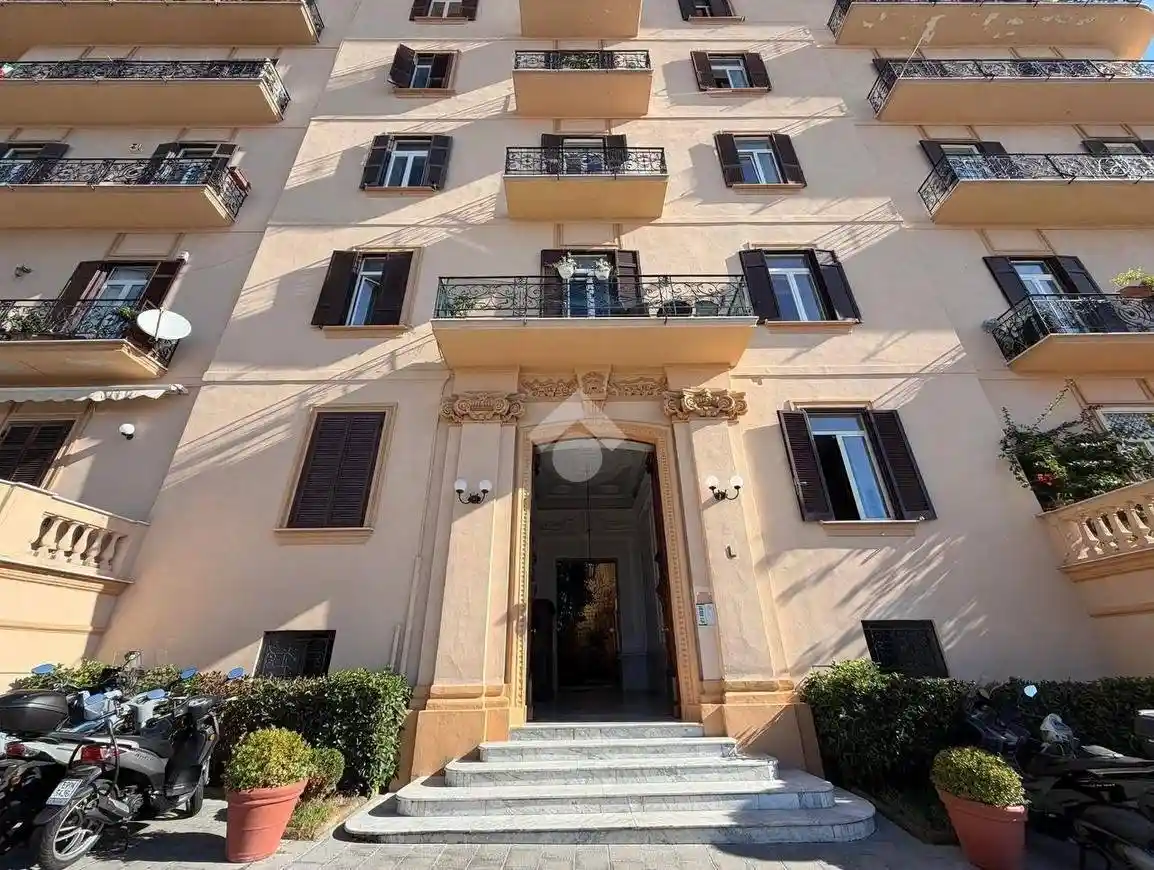 Appartamento in vendita a Napoli