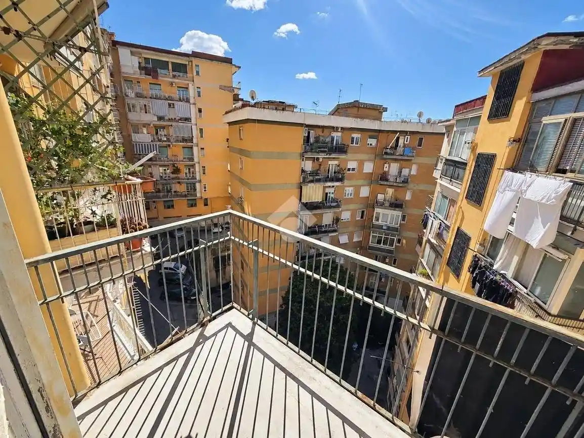 Appartamento in vendita a Napoli