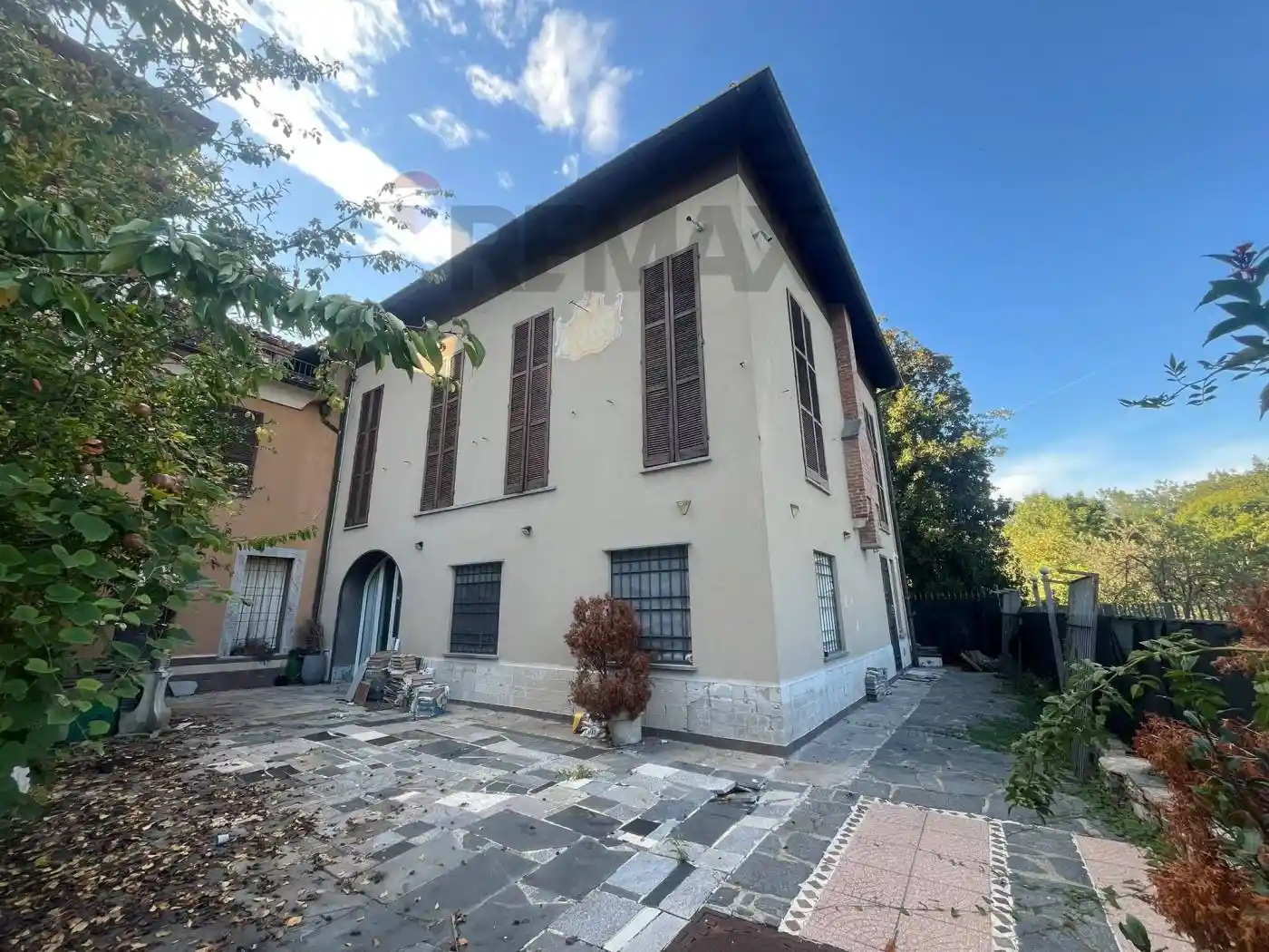 Casa indipendente in vendita a Cadegliano-Viconago