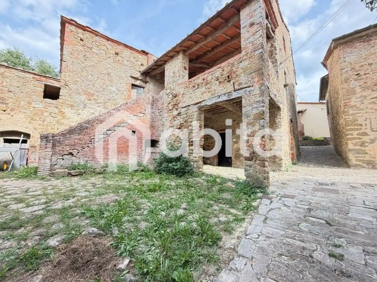 Appartamento in vendita a Bucine