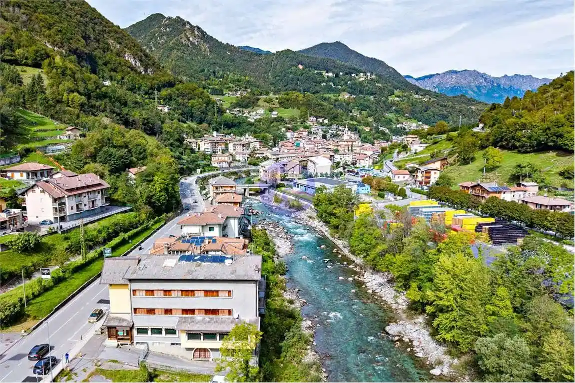 Palazzo - Edificio in vendita a San Pellegrino Terme