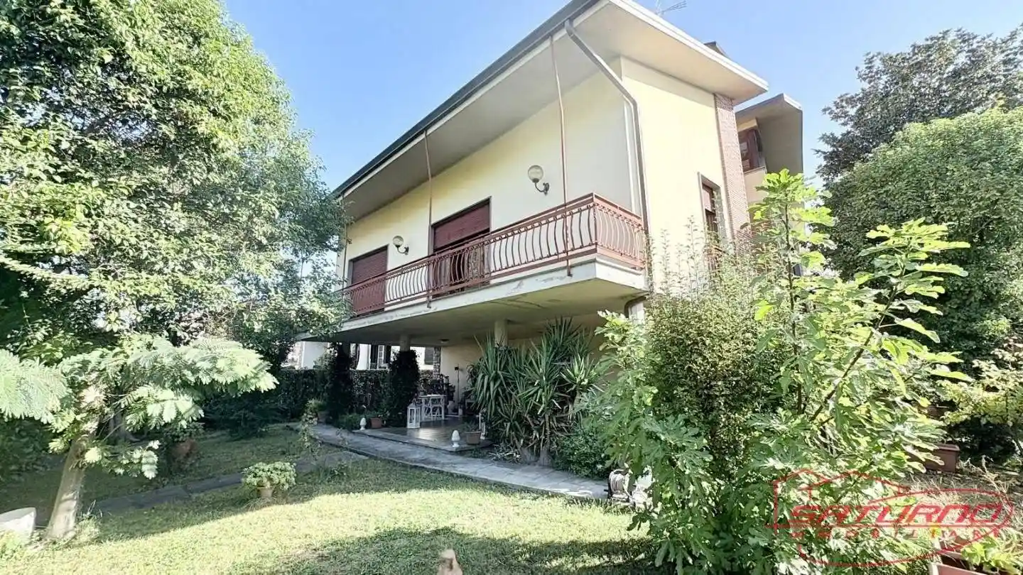Villa in vendita a Lucca