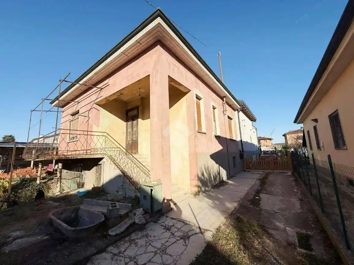 Casa indipendente in vendita a Turate
