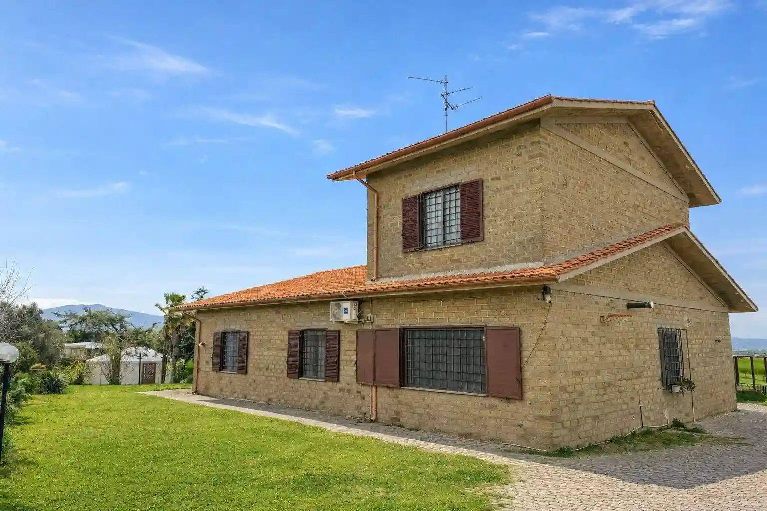 Villa - foto 2
