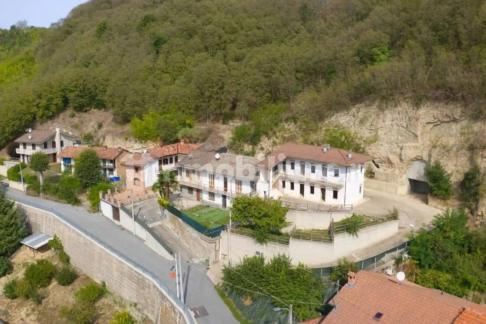Casa indipendente in vendita a Corneliano d'Alba