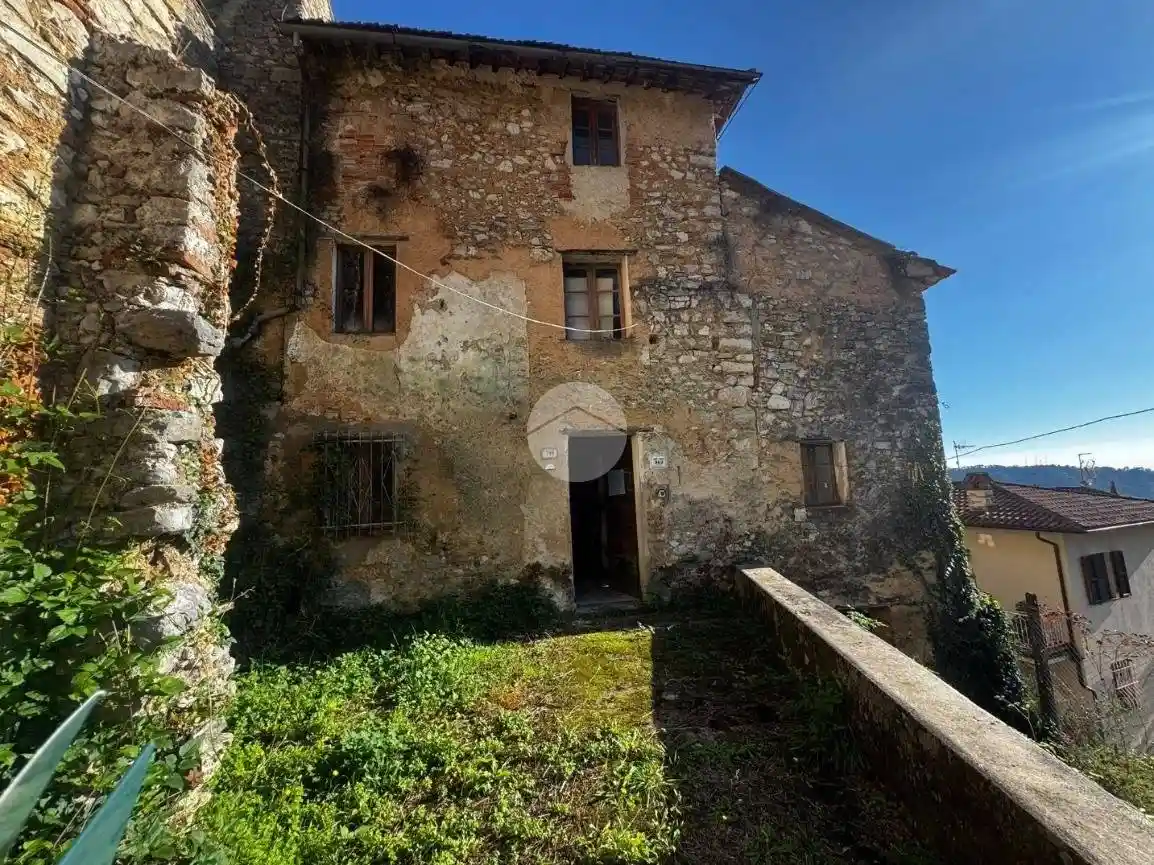Casa indipendente in vendita a Camaiore