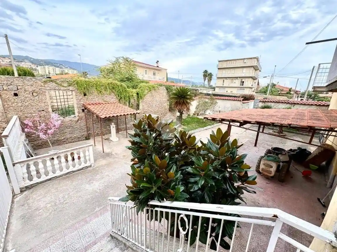 Casa indipendente in vendita a Lamezia Terme