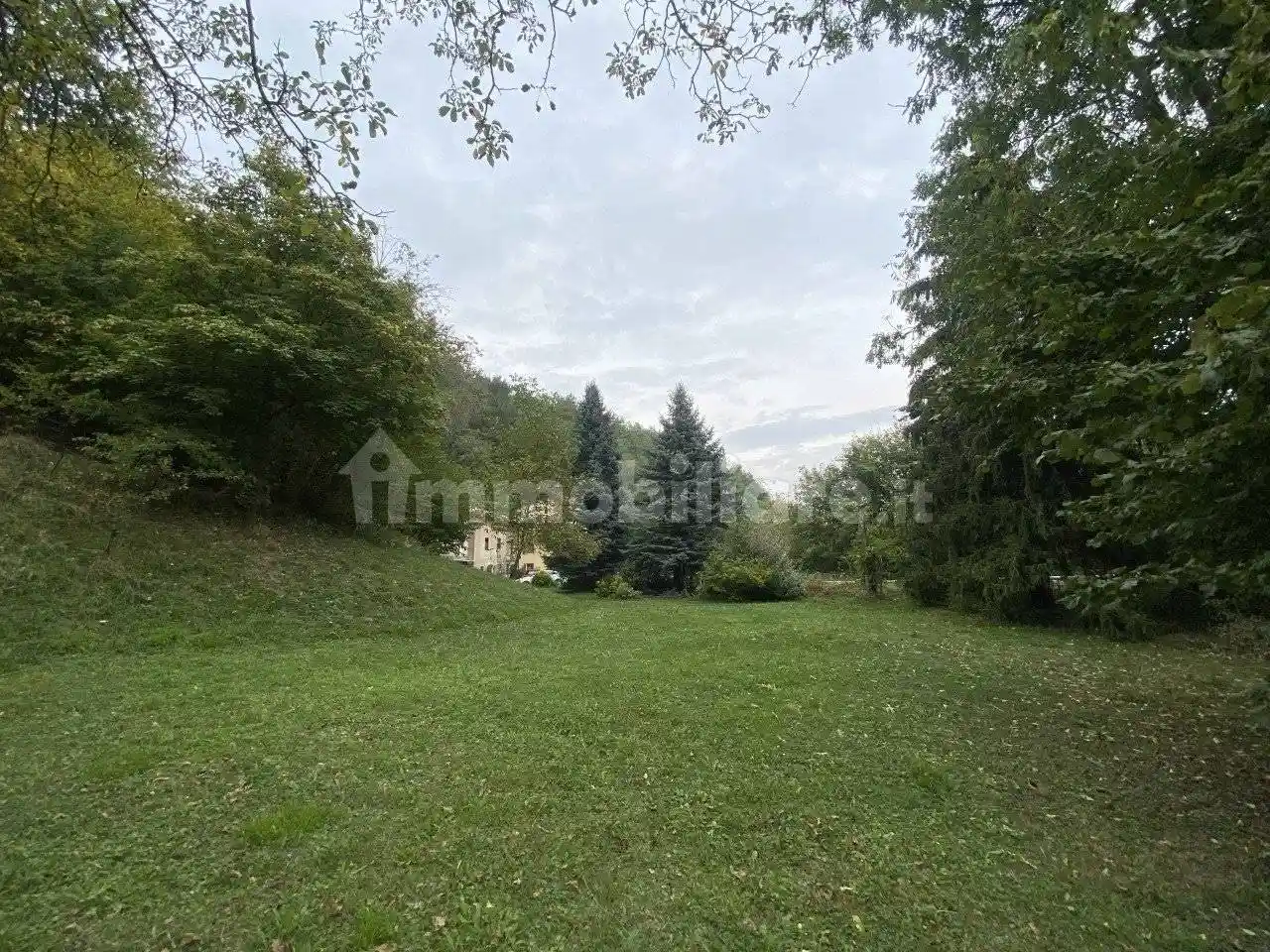 Rustico - Casale in vendita a Castelnovo Ne' Monti