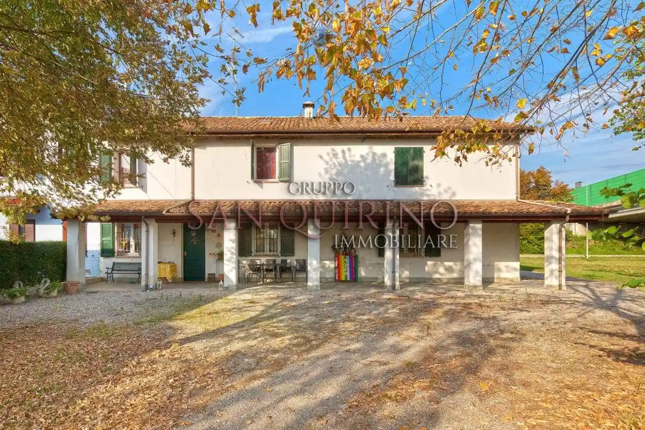 Villa in vendita a Novellara