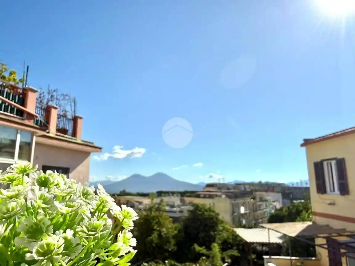 Appartamento in vendita a Napoli