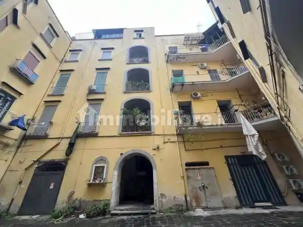 Appartamento in vendita a Napoli